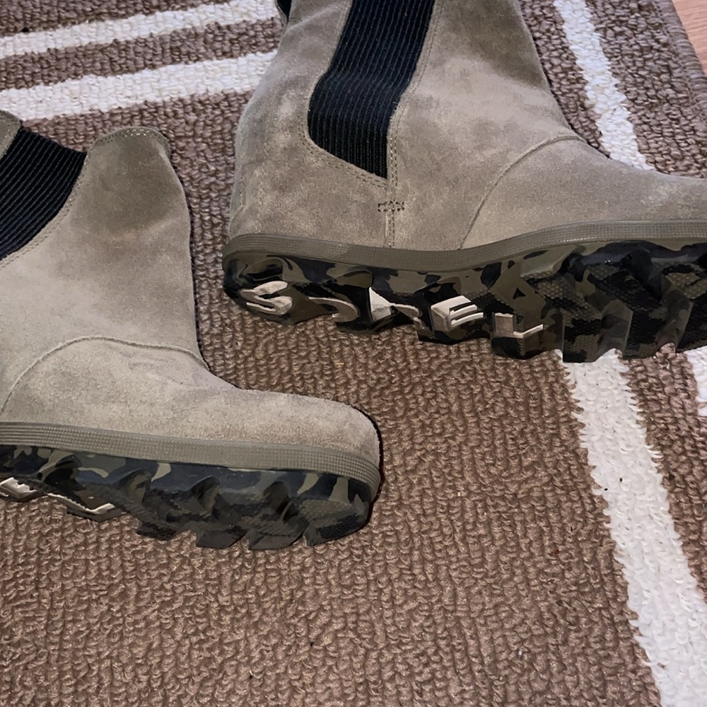 Sorel booties - Picture 2 of 4